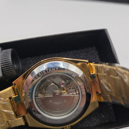 SAILANG Gold Automatic Watch – Green Dial, Crystal Bezel & Date Display (Stainless Steel Bracelet, 3ATM)